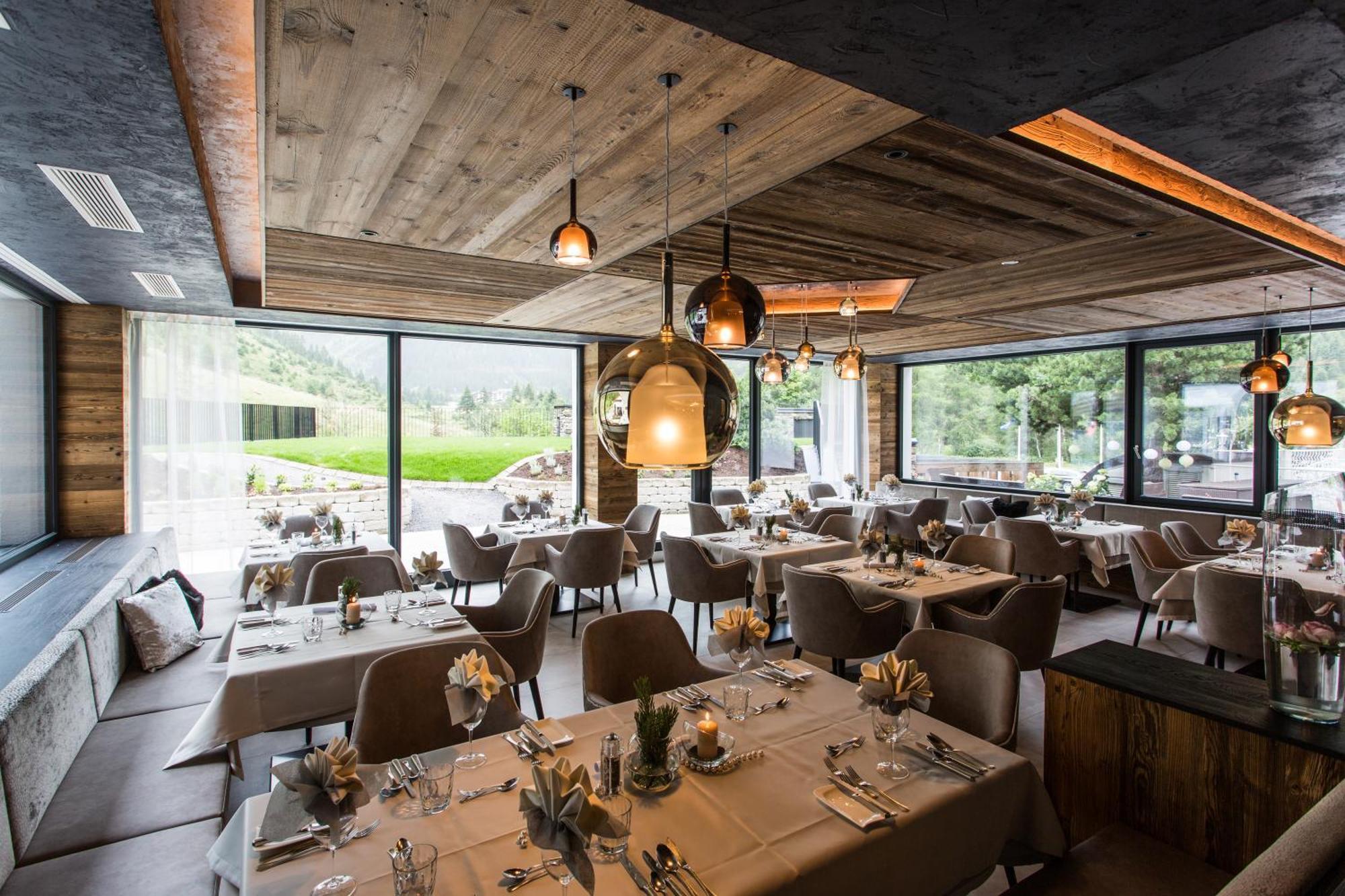Verwoehnhotel Wildspitze Sankt Leonhard im Pitztal Luaran gambar